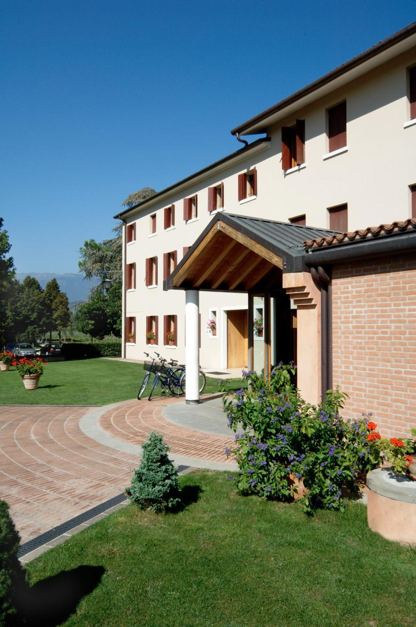 פייבה די סוליגו Hotel Del Parco Ristorante Loris מראה חיצוני תמונה